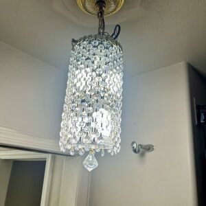Elegant LUMINAIRE Crystal Pendant Light